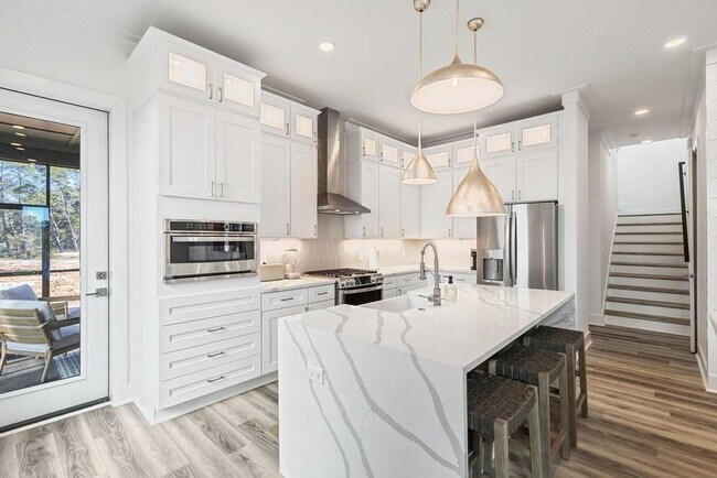 Building Photo - 24 Annabella St