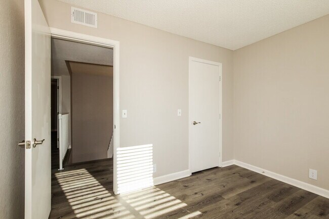 Building Photo - 15806 N 38th Ave