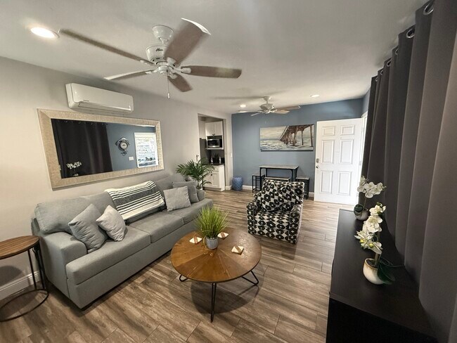 Building Photo - 1108 Orange Ave