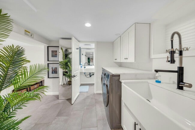 Building Photo - 67 Hillcrest Rd