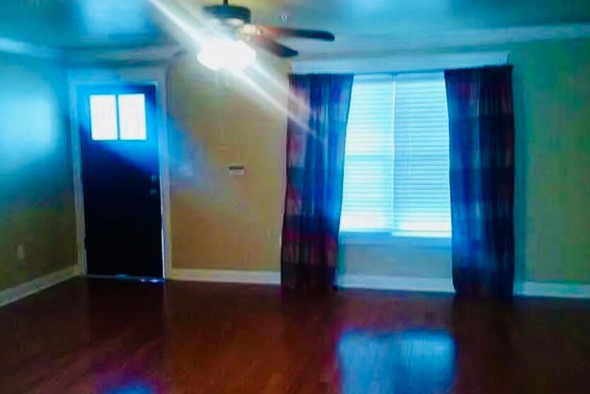 Building Photo - 1105 Tree Top Way