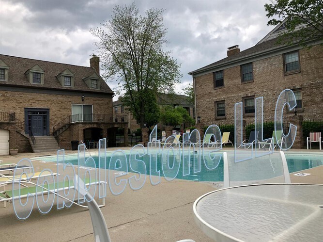 Building Photo - 9760 Bunker Hill Ln