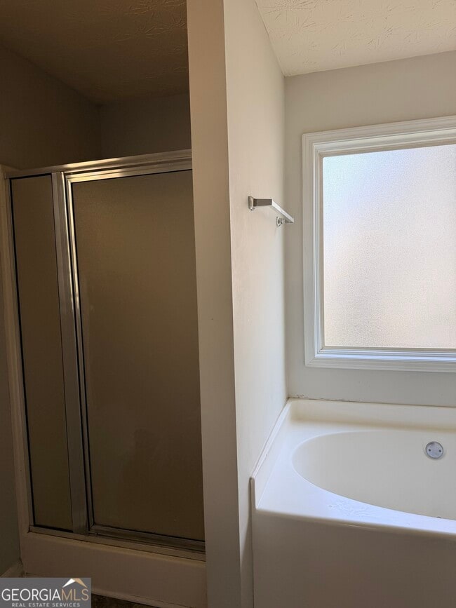 Building Photo - 128 Shadowbrooke Cir SW