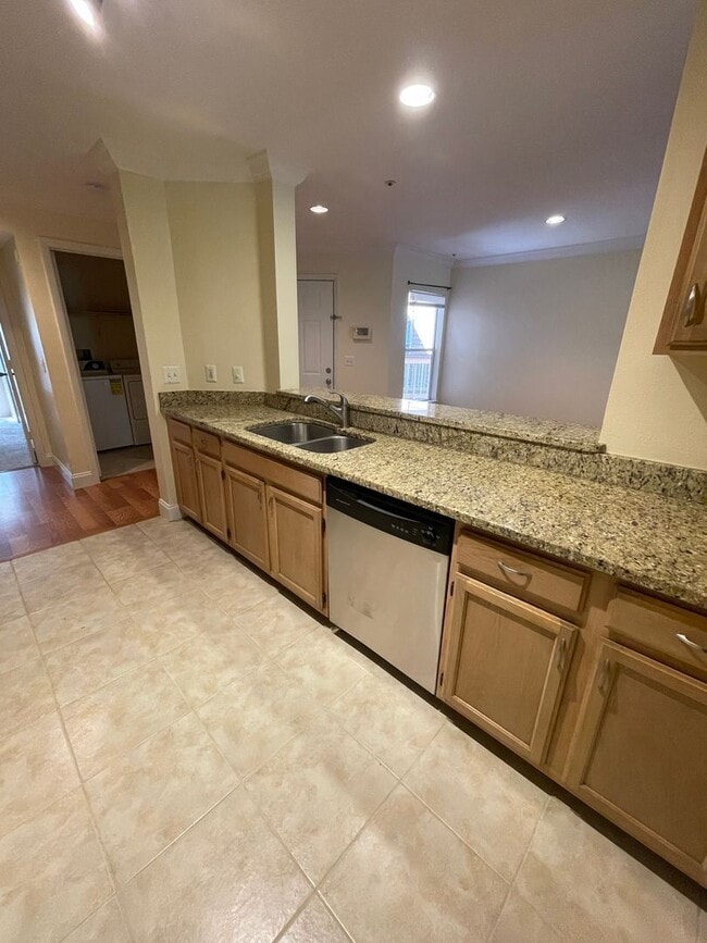 Building Photo - 482 N Pin Oak Pl