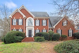 Building Photo - 1230 Oxford Dr SE