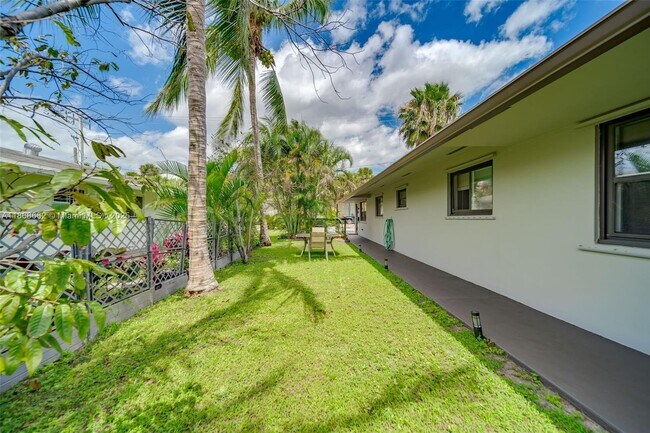 Building Photo - 1473 NW 10th St