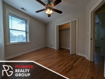 Building Photo - 2235 W Wilson Ave