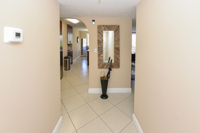 Building Photo - 4200 N Ocean Dr