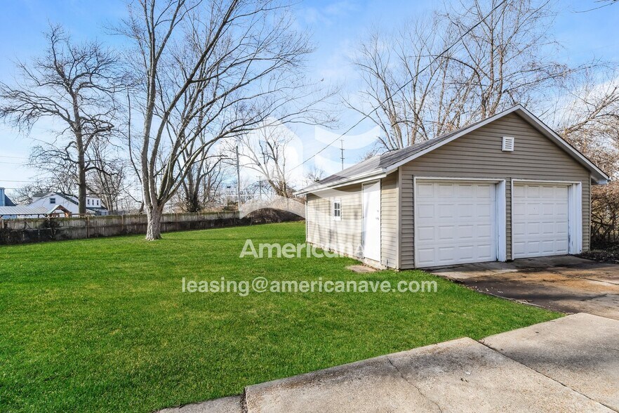 Building Photo - 8520 Jacklin Ave