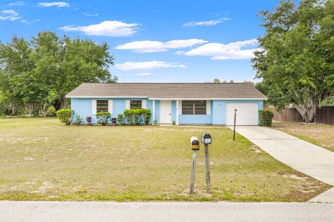 Building Photo - Recently updated 3BR, 2BA in The Shores