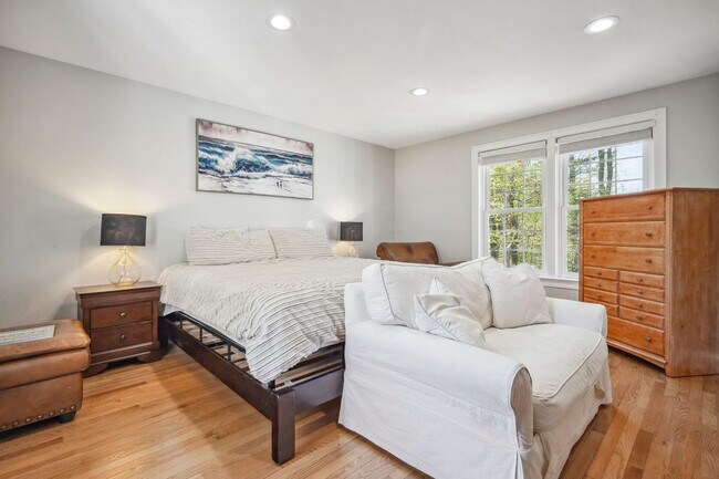 Building Photo - 550 Long John Rd