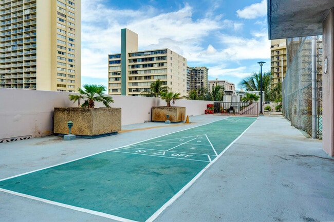 Building Photo - 2240 Kuhio Ave