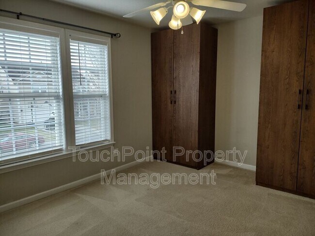 Building Photo - 2026 Durand Rd