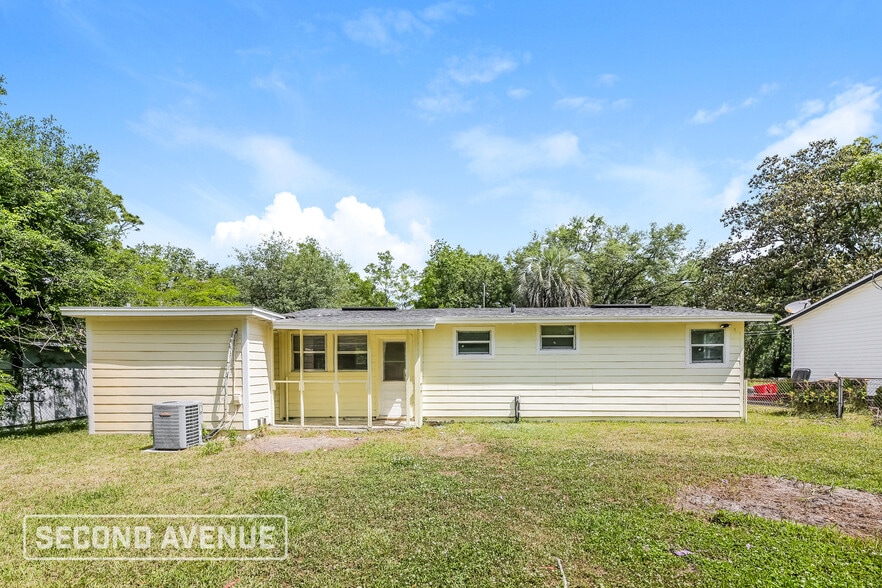 Building Photo - 4640 Suray Ave