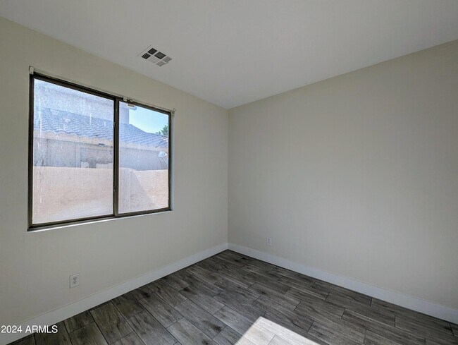 Building Photo - 15432 W Tasha Cir