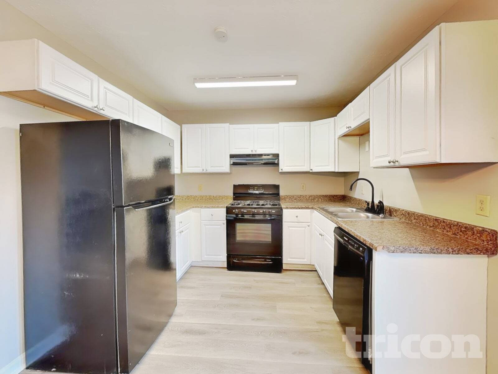 Building Photo - 575 Woodcrest Manor Dr