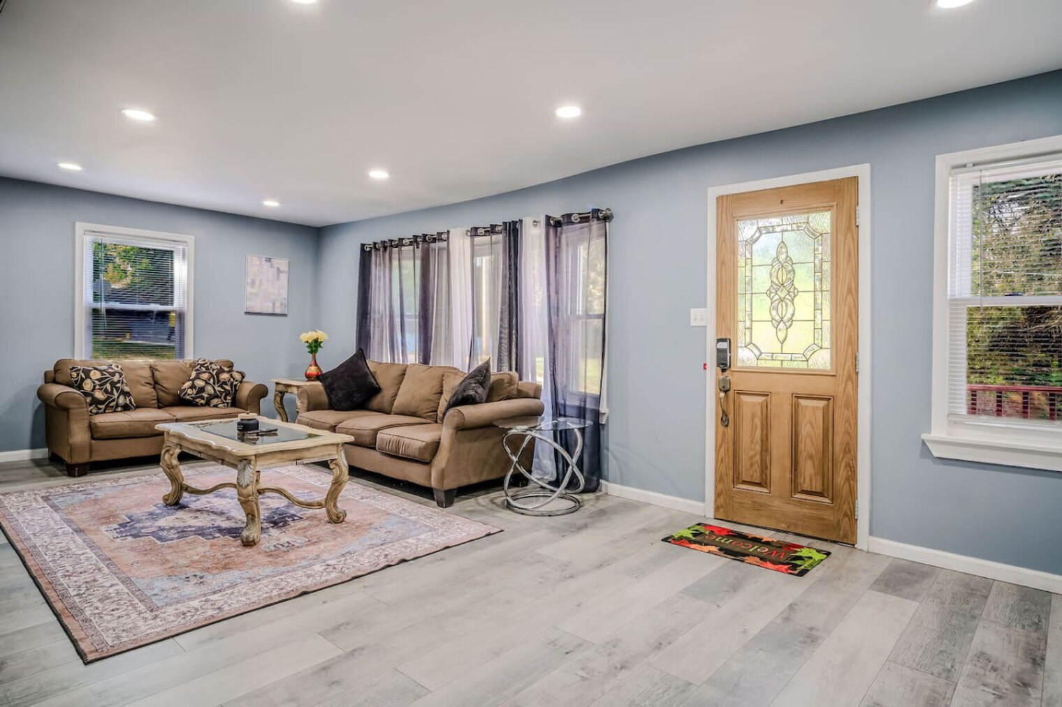 Building Photo - 176 Grand Ave