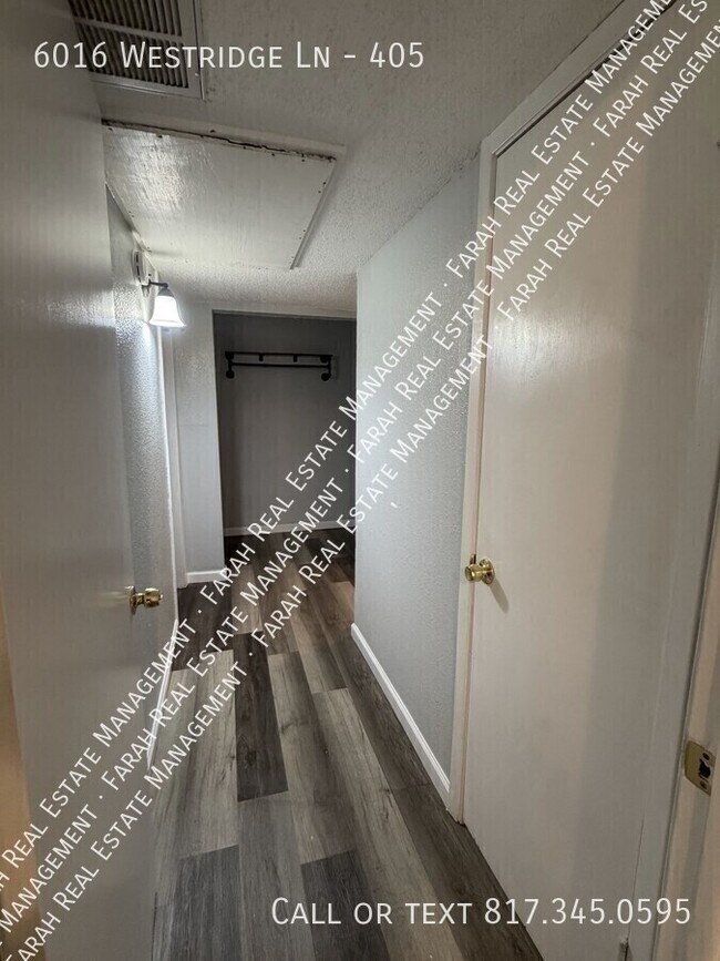 Building Photo - 6016 Westridge Ln