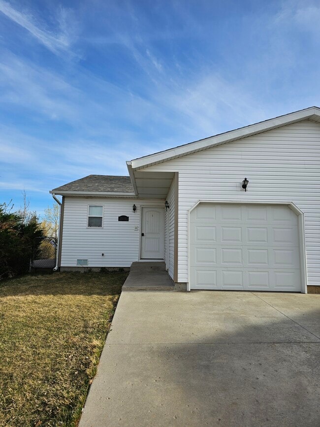 Building Photo - 2610 Gallery View Dr