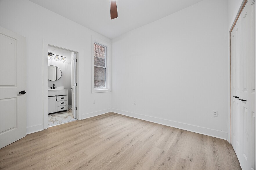 Building Photo - 1109 E Carson St