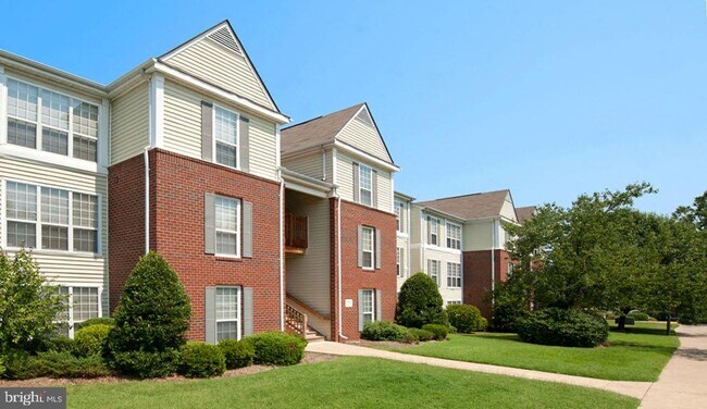 Building Photo - 1100 Fleetwood Ct
