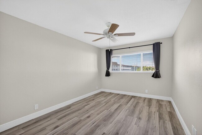 Building Photo - 100 Shore Ct