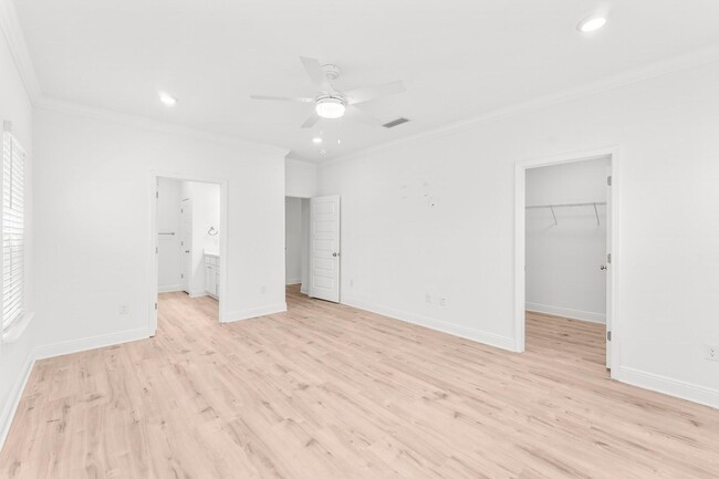 Building Photo - 25 Krewe Cir