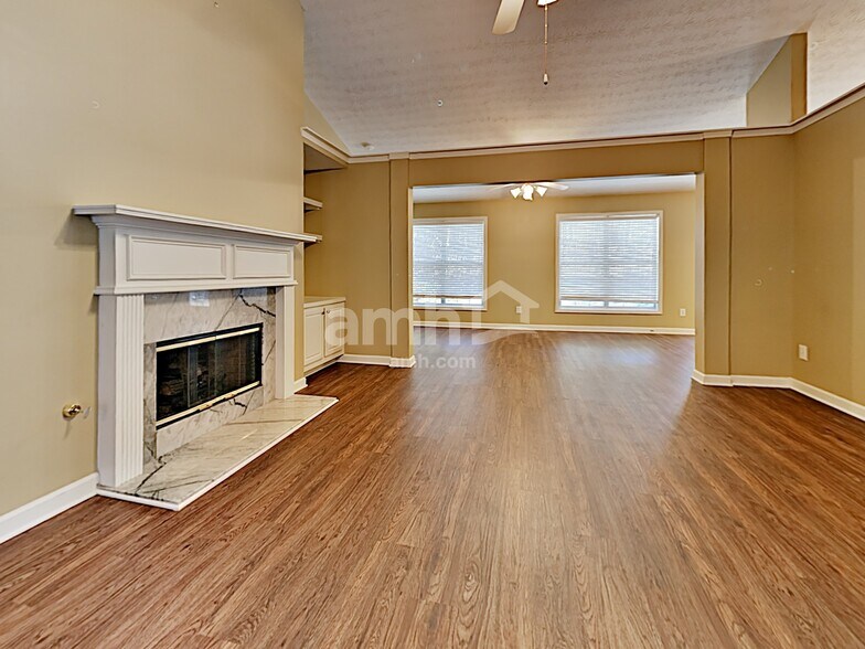 Building Photo - 3301 Freedom Landing NW