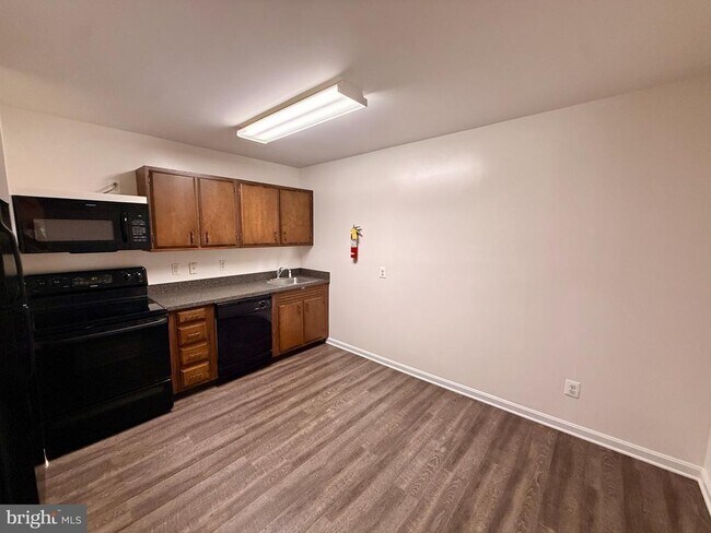 Building Photo - 22665 Van Wert Ln