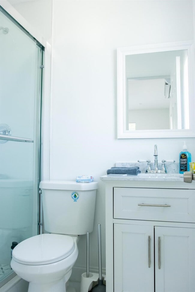 Building Photo - 320 NW 4th Ave