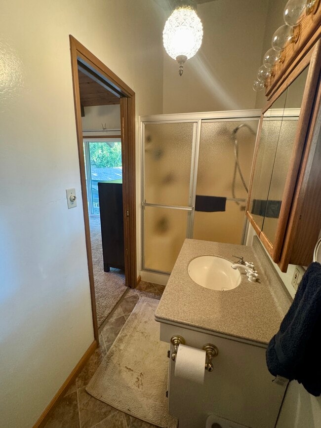 Building Photo - 19380 Pleasantview Dr