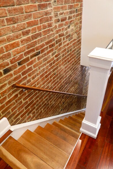 Building Photo - 416 N 3rd St