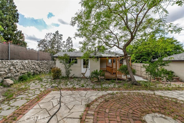 Building Photo - 10630 Samoa Ave