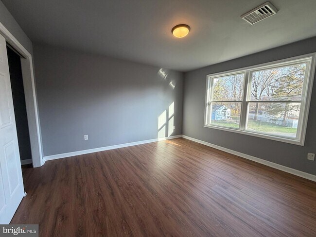 Building Photo - 5517 Schumacher Dr