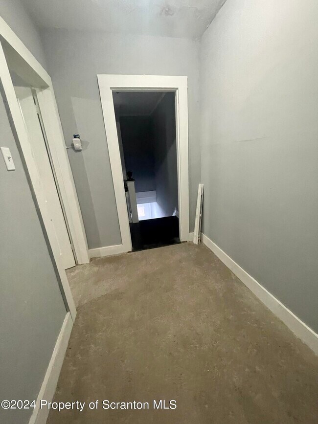 Building Photo - 112 Salem Ave