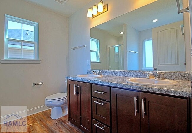 Building Photo - 106 Centennial Ct