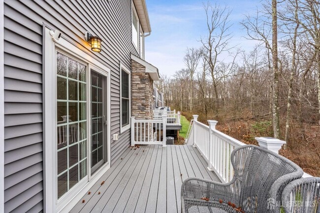 Building Photo - 2 Gonzalez Dr