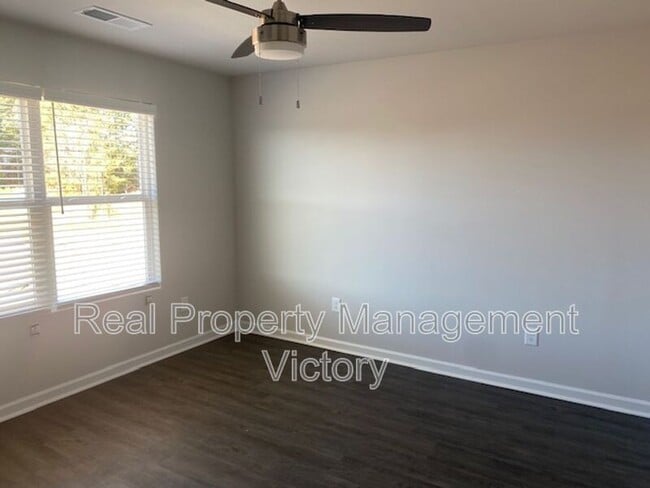 Building Photo - 104 Marine Dr