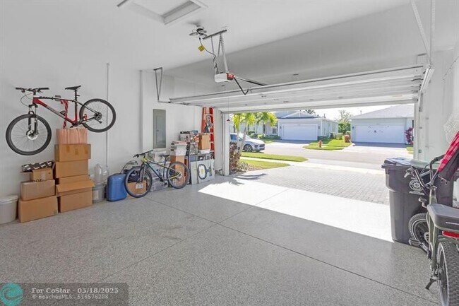 Building Photo - 11716 SW Lyra Dr.