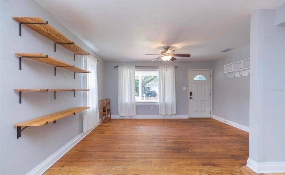 Building Photo - 1221 E Flora St