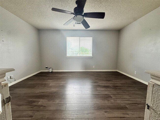 Building Photo - 1616 War Horse Ln