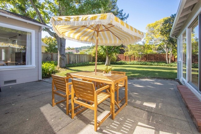 Building Photo - Perfect Family Home in Flats of Kentfield ...