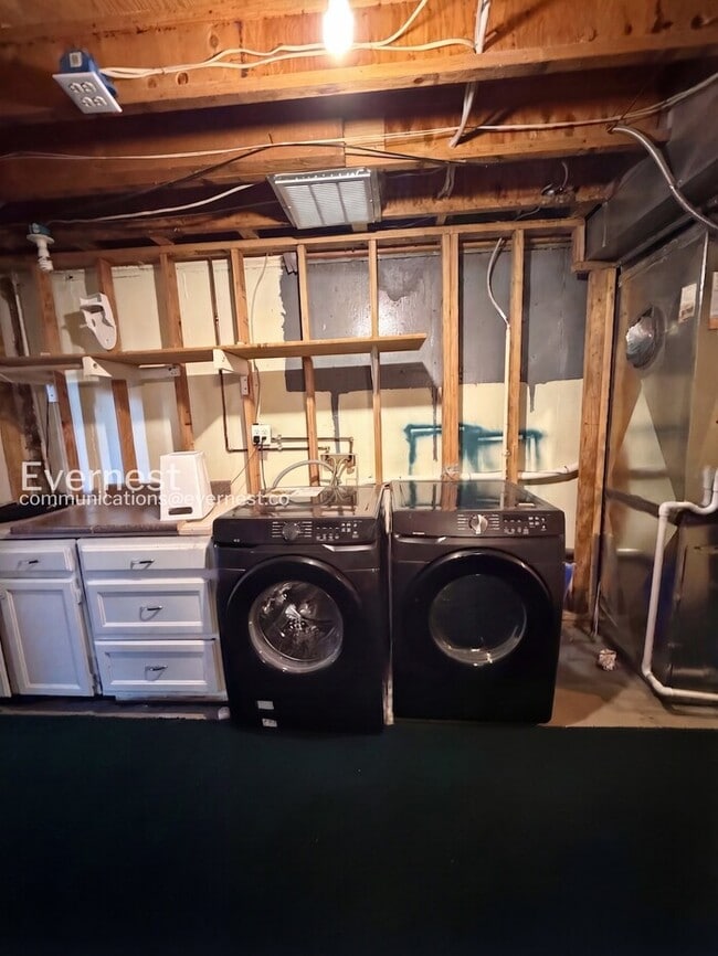 Building Photo - 254 S Oman Rd