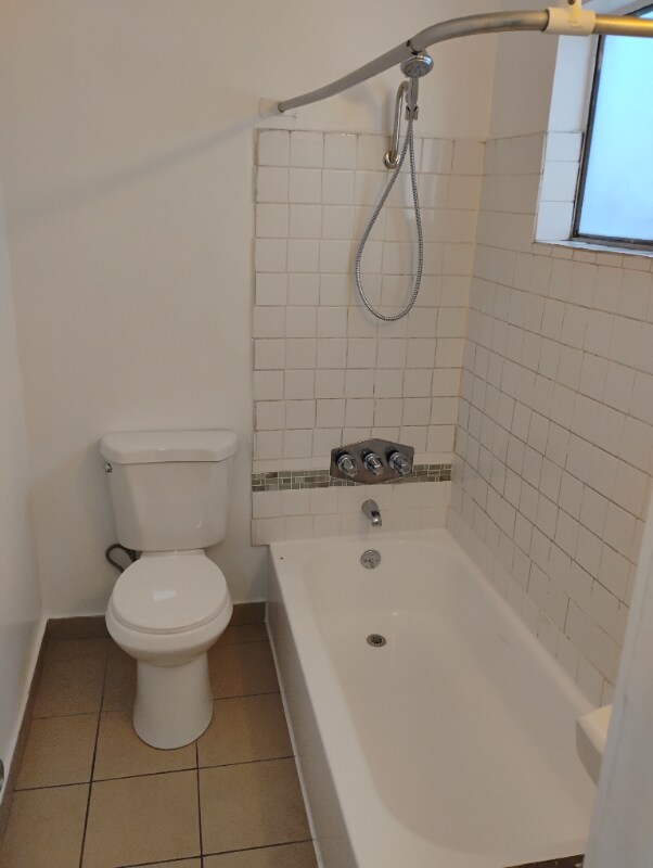 Building Photo - 14129 Vanowen St