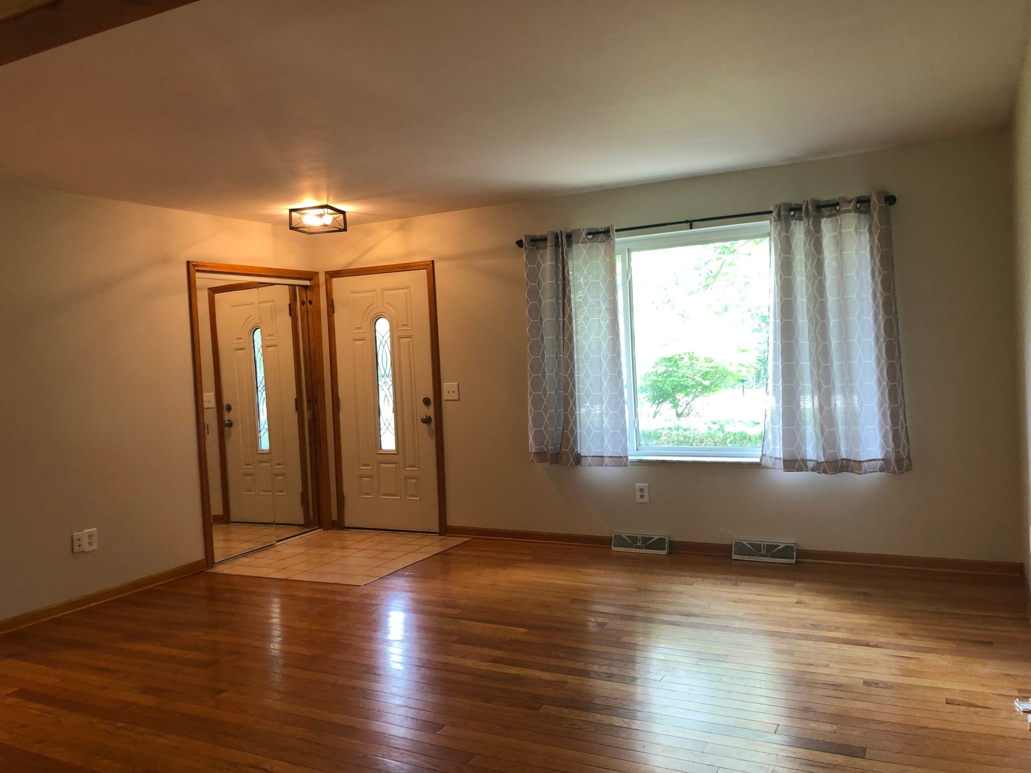 Building Photo - 3585 Culbertson Ave