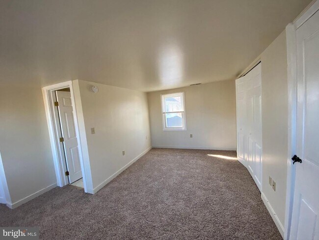 Building Photo - 4295 Point Pleasant Pike