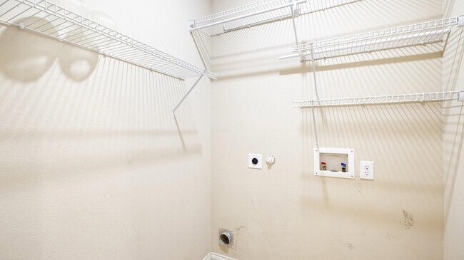 Building Photo - 5209 Bear Valley Dr