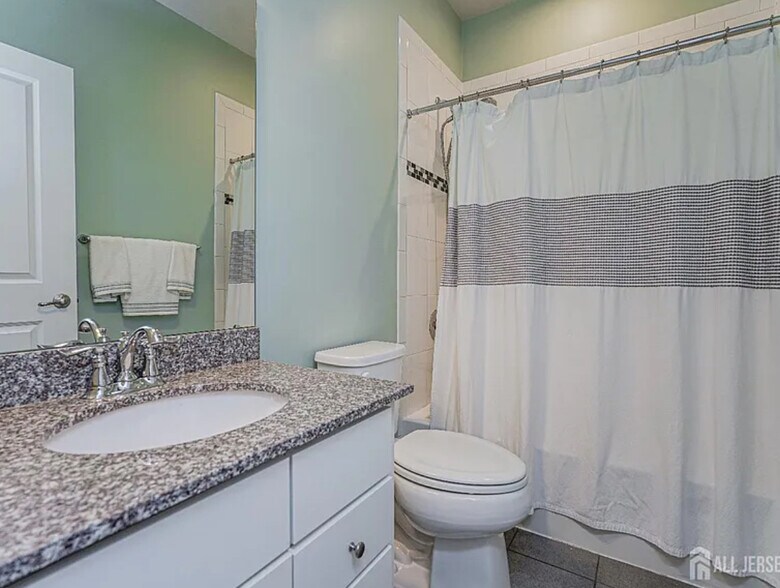Building Photo - 606 Bayside Ct