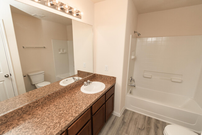Building Photo - 5405 Rio Ramos St