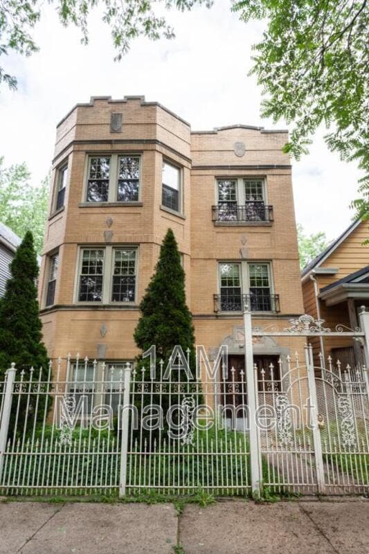 Building Photo - 4249 N Lawndale Ave
